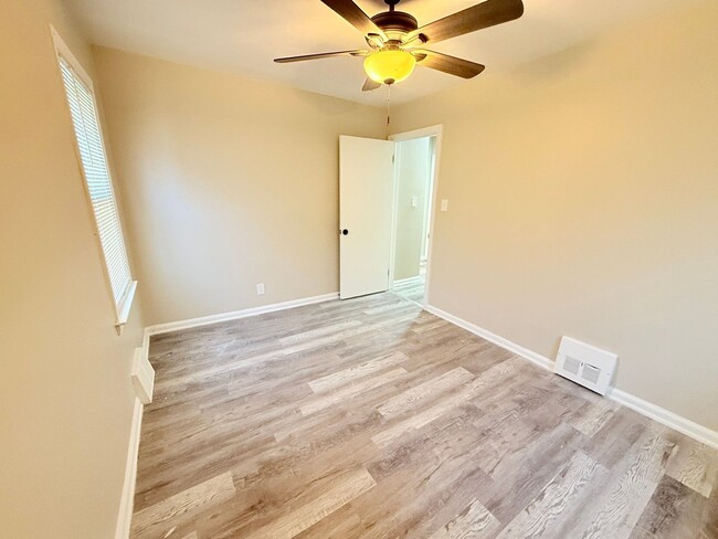 Building Photo - Renovated 4-Bedroom Home – We Welcome Sect...