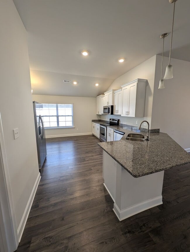 Building Photo - 244 Abercorn Dr