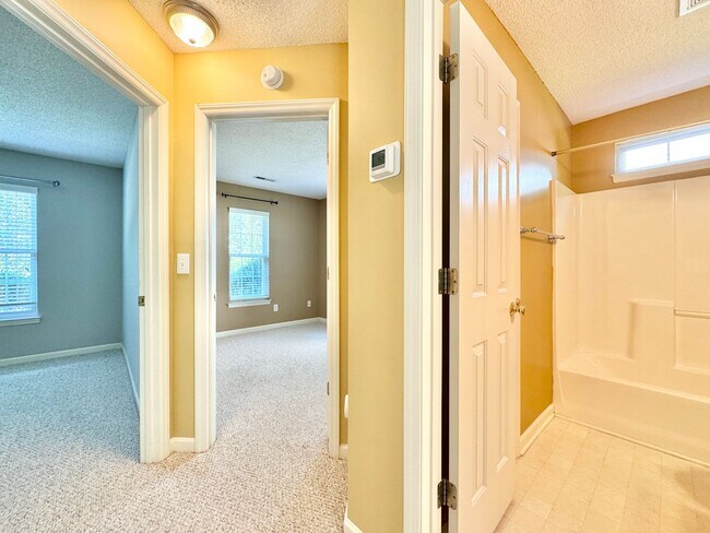 Building Photo - 4800 Corinthian Way