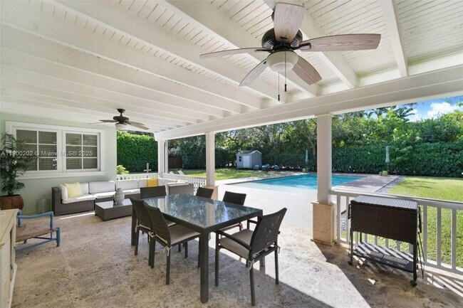 Building Photo - 4920 SW 76th St