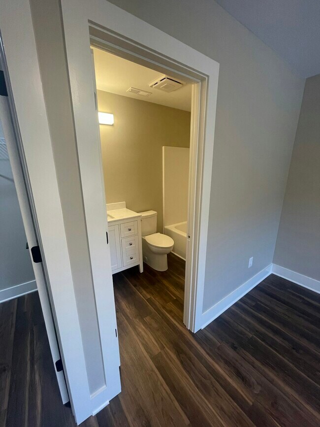 Building Photo - 128 Sitz Dr