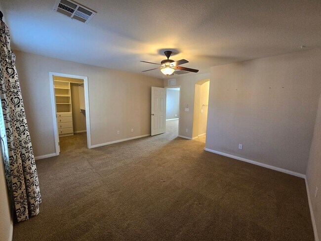 Building Photo - An Amazing 3 Bedroom Home in South East Las Vegas.