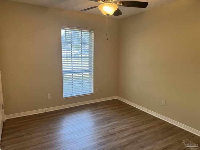 Building Photo - 1859 Nestle Dr