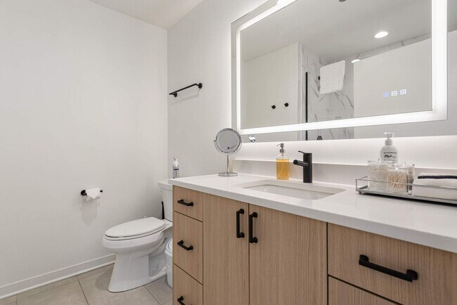 Building Photo - 365 N Halsted St