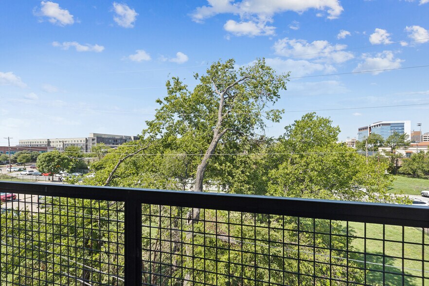 Building Photo - 1000 Lipscomb St