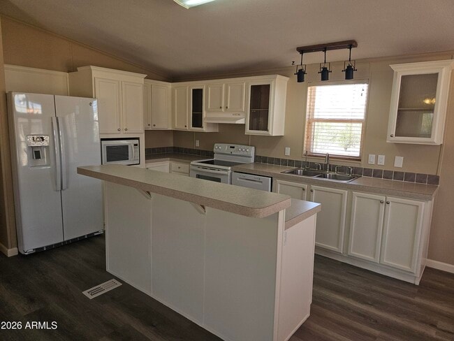Building Photo - 56073 W Palillo Dr