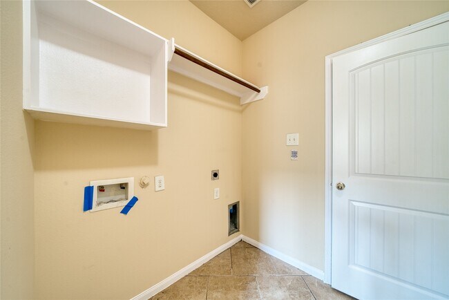 Building Photo - 24618 Malca Manor Dr