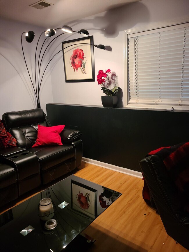 Building Photo - 3585 Rogues Edge Dr NE