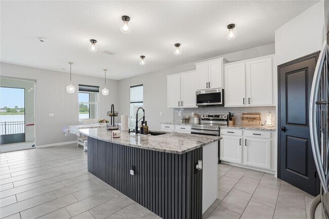 Building Photo - 3228 Living Coral Dr