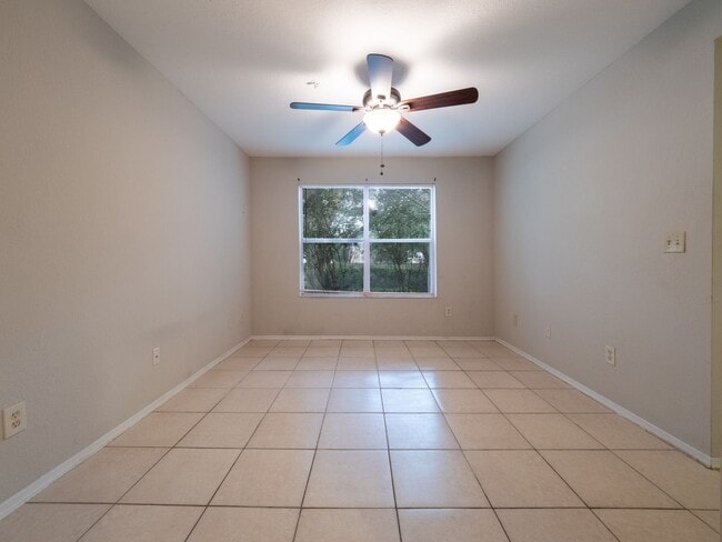 Building Photo - Bona Vista - 831 CW 104