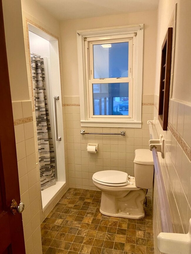 Building Photo - 4701 Lancaster St