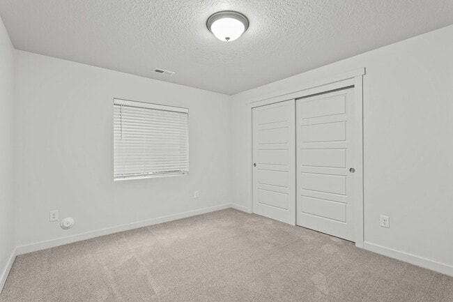 Building Photo - Beautiful 5 Bed / 3 Bath Single-Family Home in Lindon