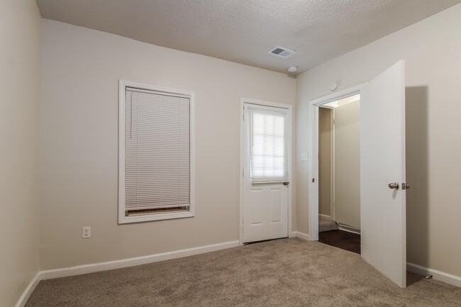 Building Photo - 4014 Stowe St