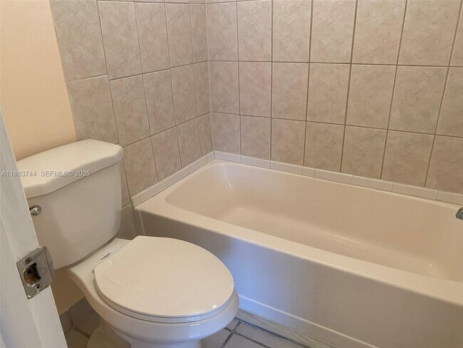 Building Photo - 10772 La Placida Dr