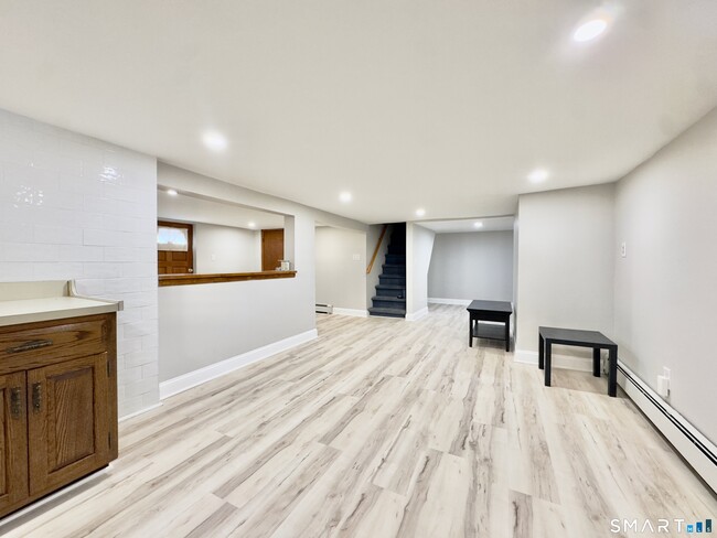 Building Photo - 96 Knickerbocker Ave