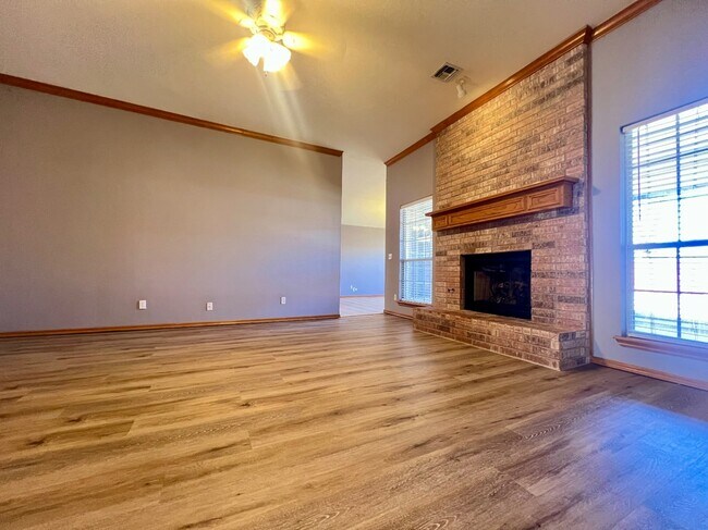 Building Photo - 2909 SE 96th St