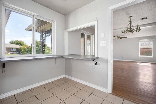 Building Photo - 2804 NW 46th St