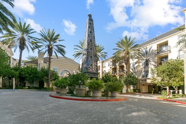 Building Photo - Irvine 2 Bed, 2 Bath With Amenities!!