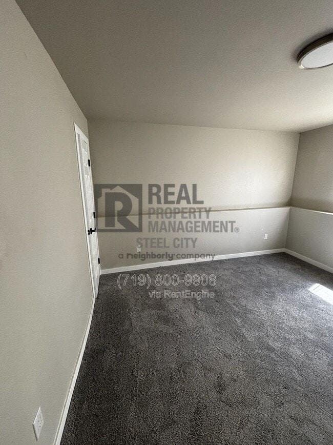 Building Photo - 326 W Golden Eagle Way