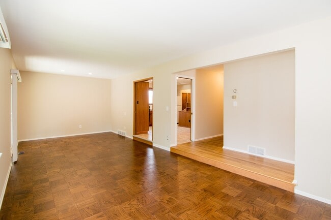 Building Photo - 2751 Aurora St