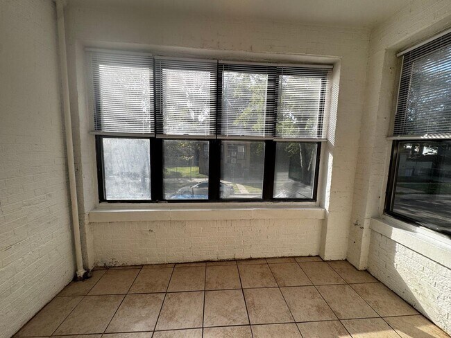 Building Photo - 2664 E 77th St