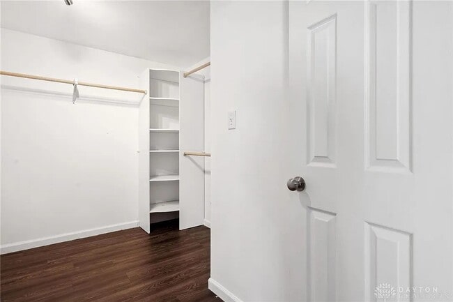 Building Photo - 5300 Saum St