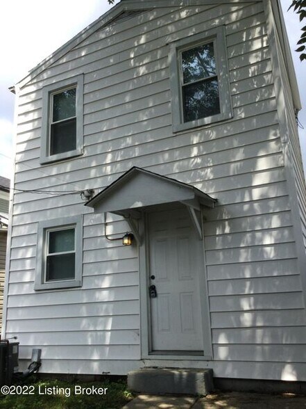 Building Photo - 572 Lilly Ave