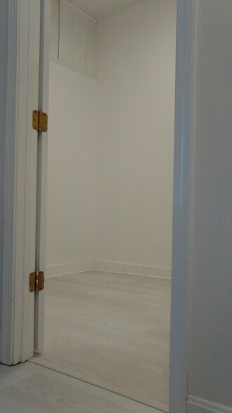 Building Photo - 48 Forest St