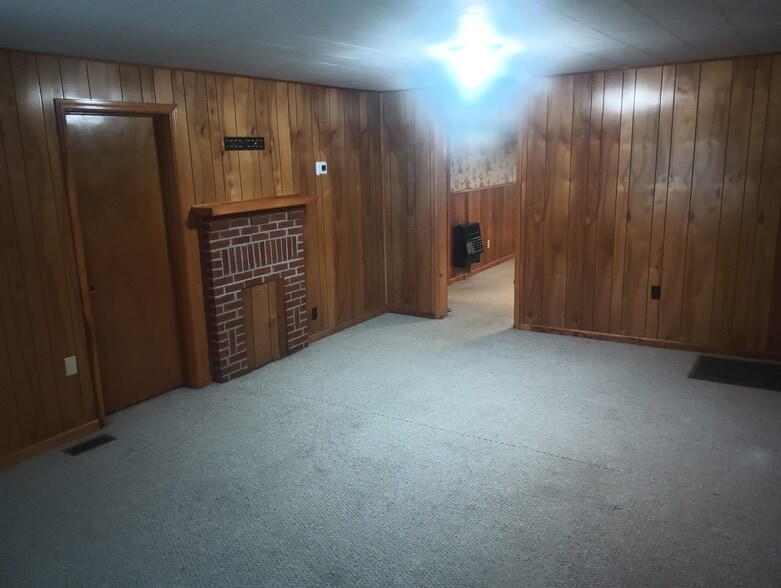 Living room - 1039 Old State Highway 8