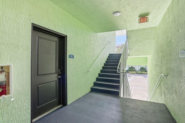 Building Photo - 3601 High Ridge Rd
