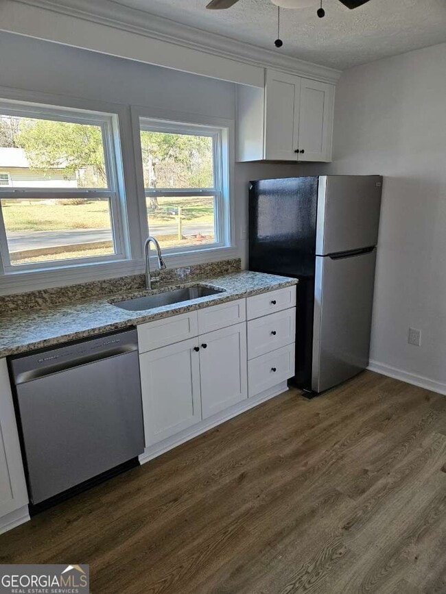 Building Photo - 417 N Georgia Ave