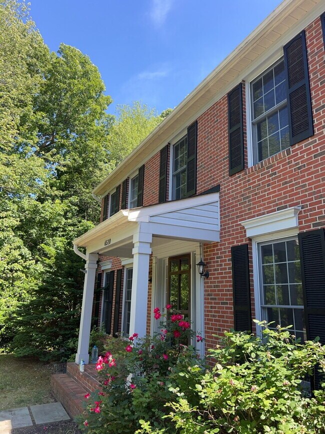 Building Photo - Spacious Colonial Home for Rent in Chancel...
