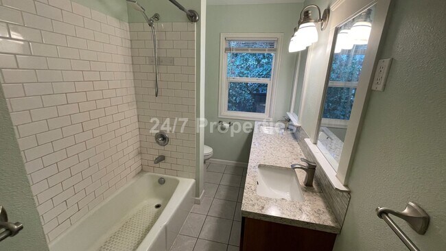 Building Photo - 2024-5815MF