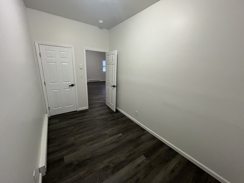 Bedroom 2 - 89 S Lake Ave