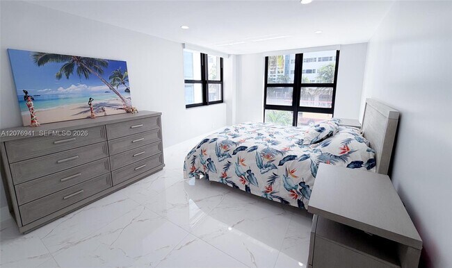 Building Photo - 1800 Collins Ave