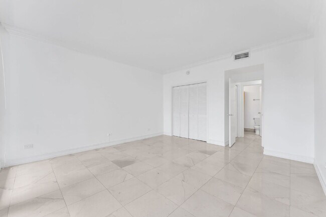 Building Photo - UTILITIES INCLUDED | Low Move-In | 1-Bedroom in Coral Gables w/ Parking