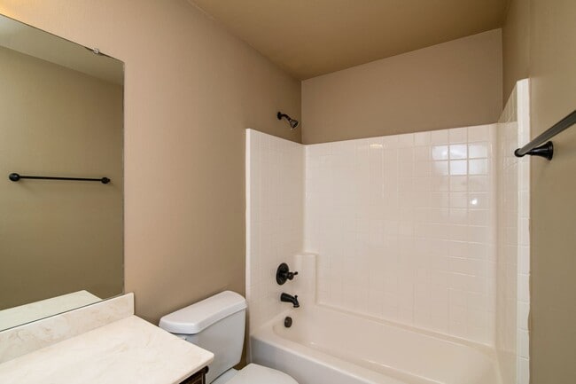 Building Photo - 1430 Piedmont Dr