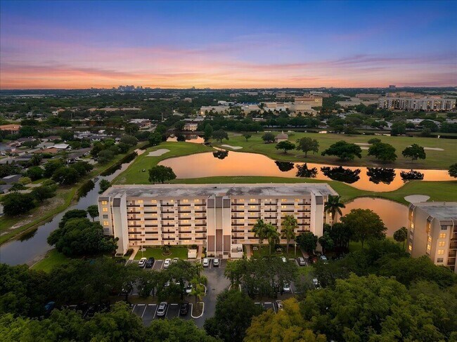 Building Photo - 3100 W Rolling Hills Cir