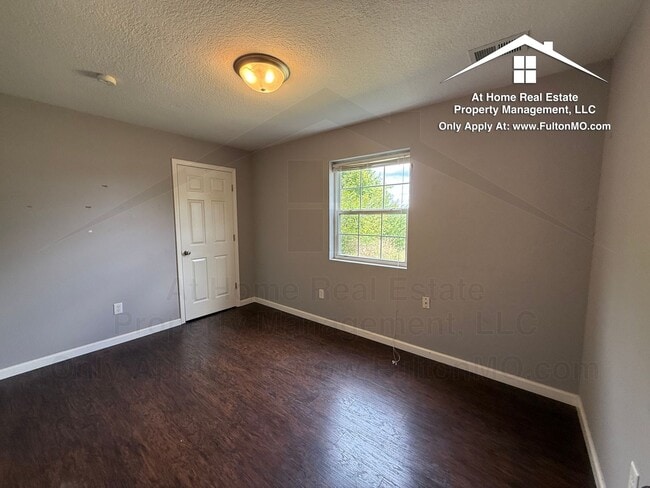 Building Photo - 537 Collier Ln