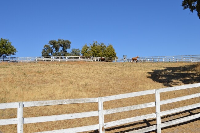 Building Photo - FULLY FURNISHED 1 BEDROOM 1 BATH COUNTRY HOME AVAILABLE ALL UTILITIES INCLUDED