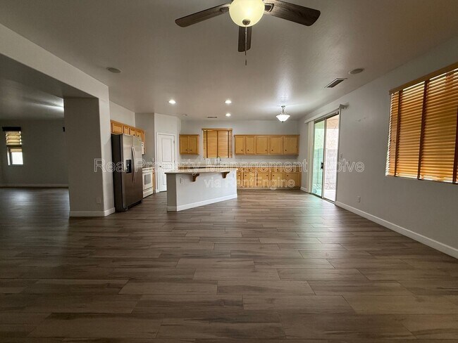 Building Photo - 8278 W Charter Oak Rd