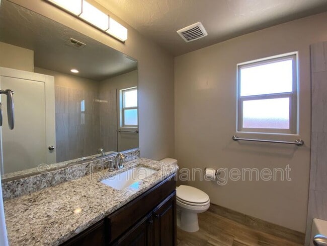 Building Photo - 758 N 300 W