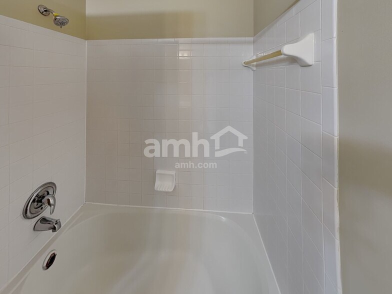 Building Photo - 35 Wrens Nest Ct