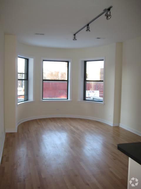 Building Photo - 3 bedroom in Chicago IL 60640