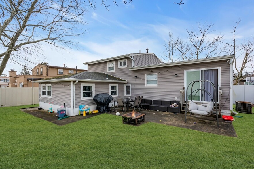 Building Photo - 56 Grace Dr