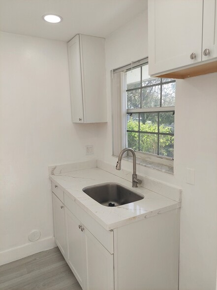 Building Photo - 2319 Johnson St