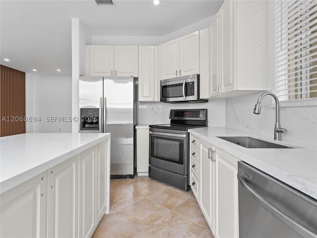 Building Photo - 5502 NW 112th Ct