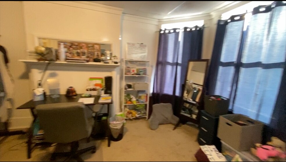 Building Photo - 218 N Craig St