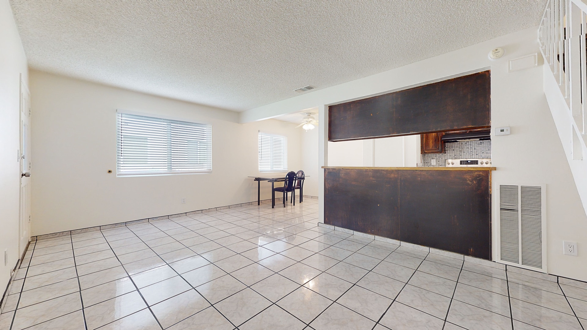 Building Photo - 1125 W Calle del Sol