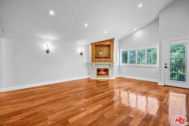 Building Photo - 1515 Outlook Cir